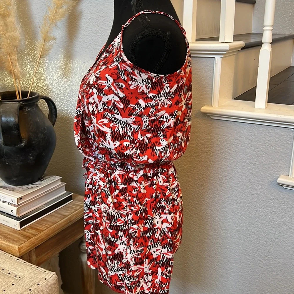 Banana Republic Shorts Romper Faux Wrap Red and Black Floral - Picture 7 of 9
